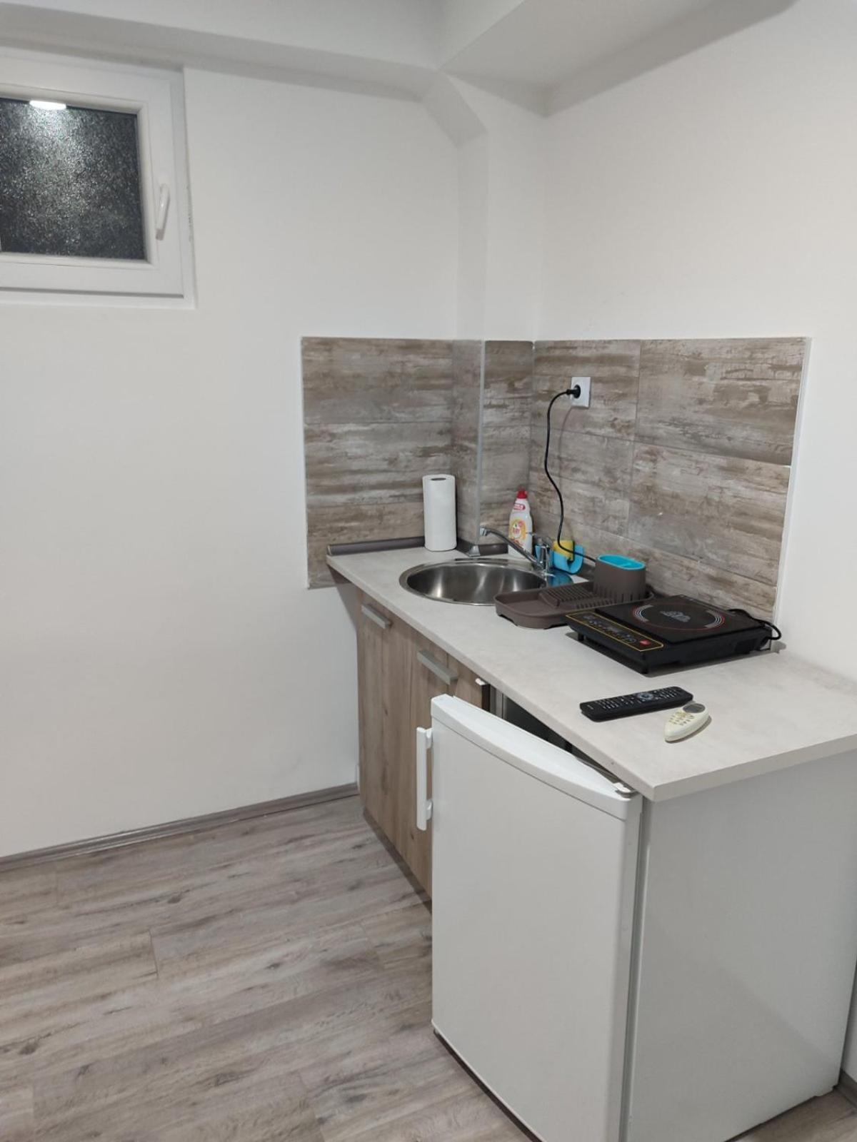 Apartmani Hub Ni Екстериор снимка